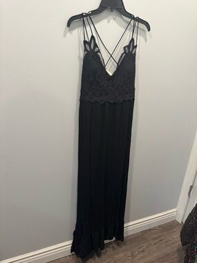 Francesca’s Black Lace Bodice Maxi Dress